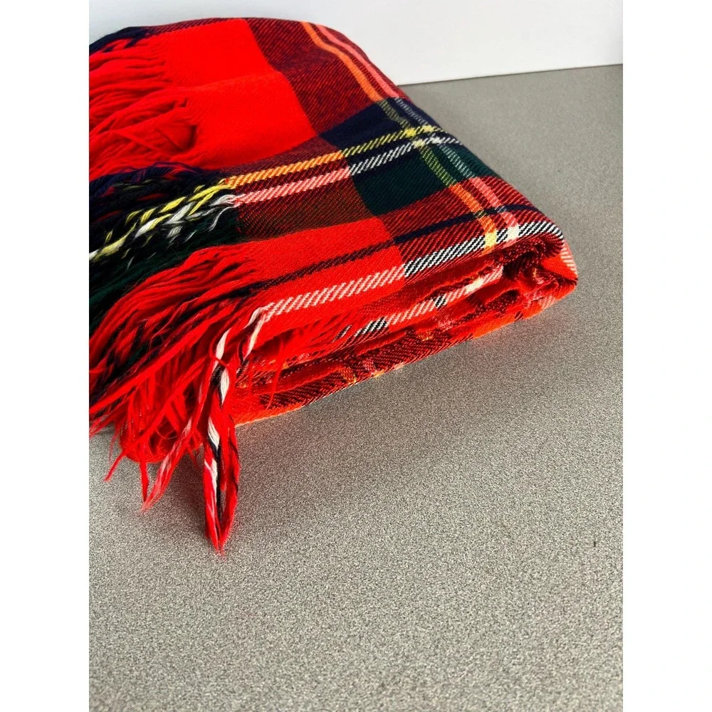 Vintage‎ plaid blanket throw 55X54 fringe Red Christmas decor Stadium car